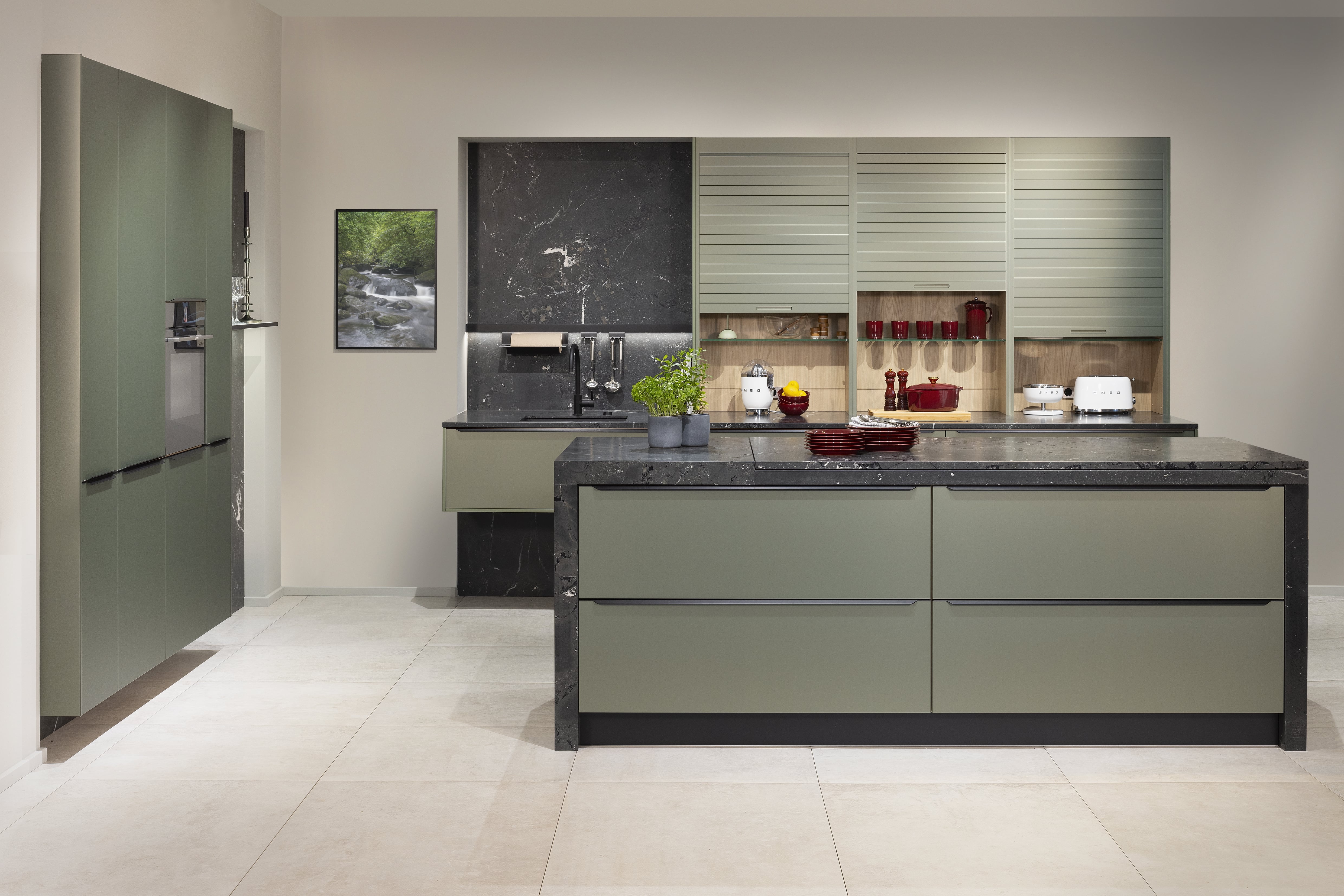 Häcker Systemat Olivgrün Polymerglas