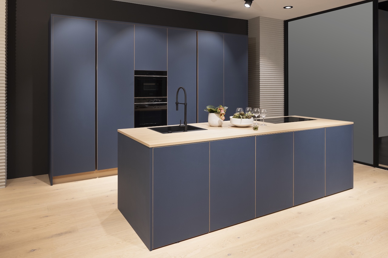 Häcker-Küche_Systemat_Rauchblau_Feineiche